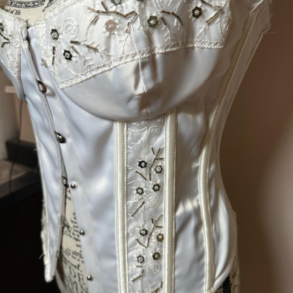 Vintage Coquette White corset with black text and decorative swirls - Picture 2 of 8